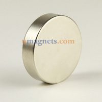 40мм х 10 мм N35 сверхпрочных Круглый круговой цилиндр редкоземельные неодимовые магниты с никелевым покрытием Большие неодимовые магниты для продажи